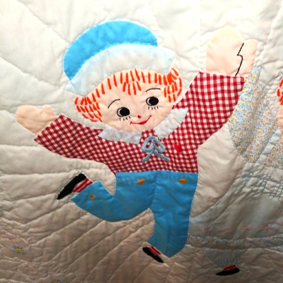 Dancing Raggedy Ann & Andy Hand Embroidered & Quilted  Crib Quilt/Wall Hanging - Picture 6 of 10